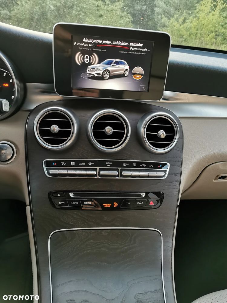 Mercedes-Benz GLC - 23