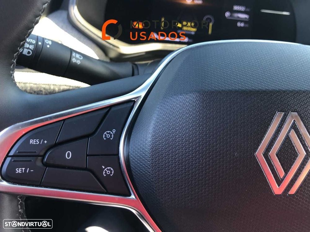 Renault Clio 1.0 TCe Techno — fotografia 17