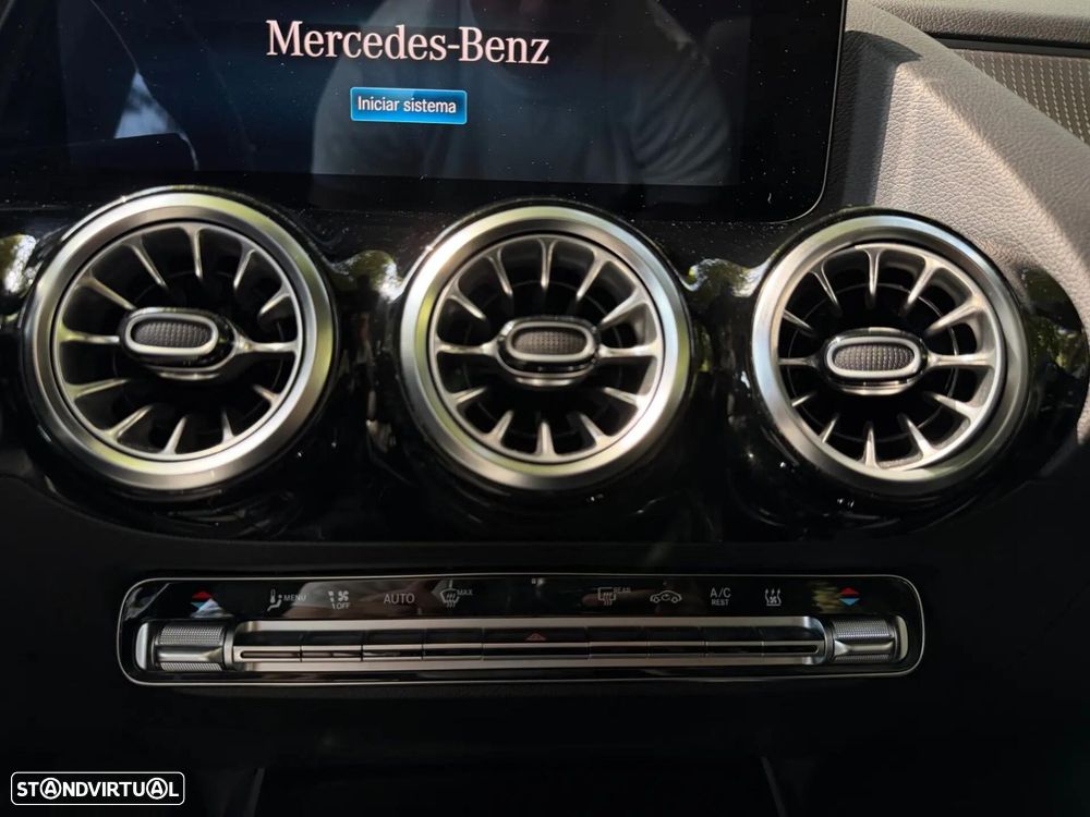 Mercedes-Benz GLA 250 e 8G-DCT Special Edition - 36