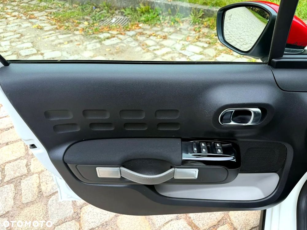 Citroën C3 Pure Tech 110 Stop&Start RED BLOCK - 33