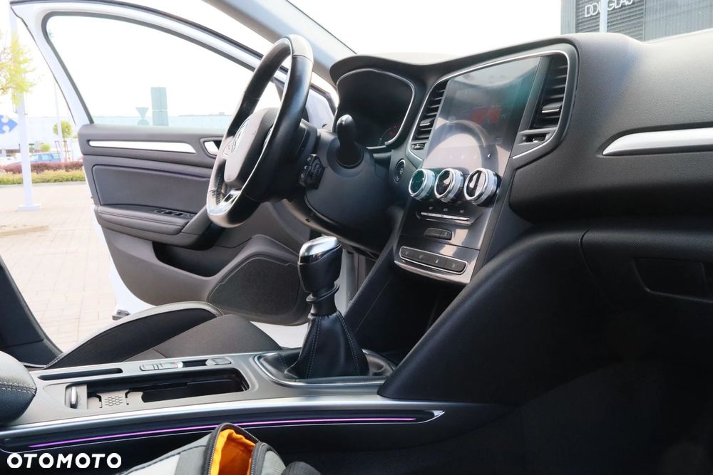Renault Megane 1.3 TCe Intens - 25