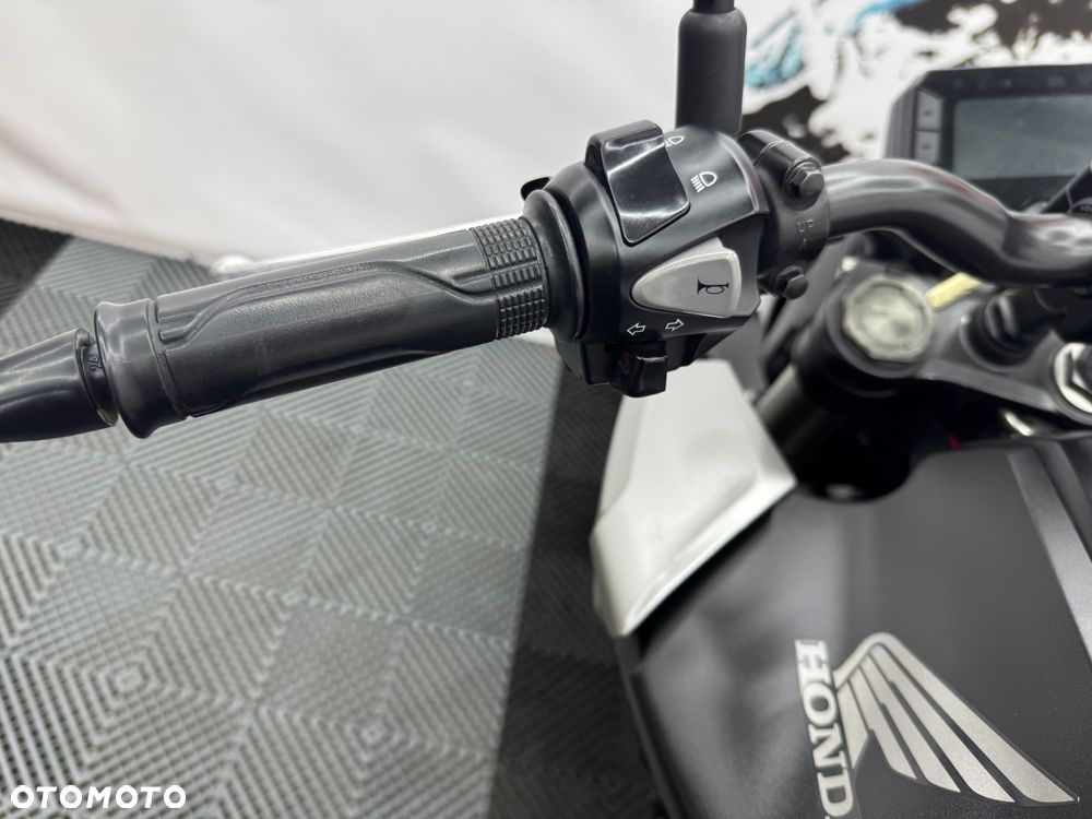 Honda CB - 23