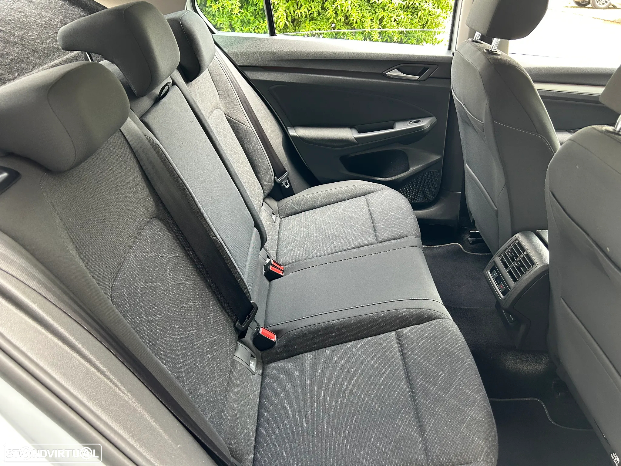 VW Golf 2.0 TDI Life - 21