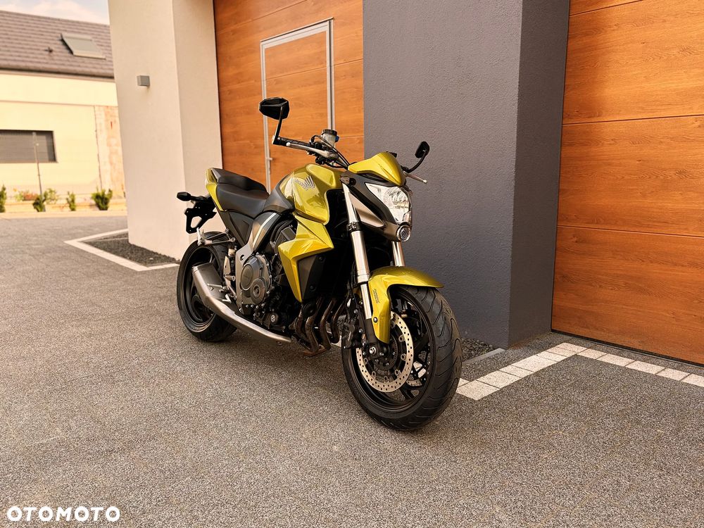 Honda CB - 1