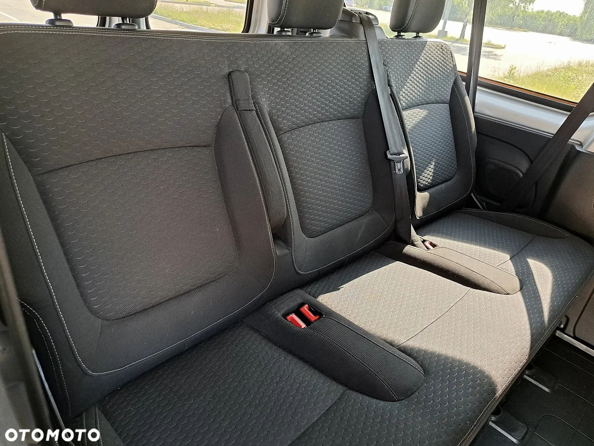 Opel Vivaro - 12
