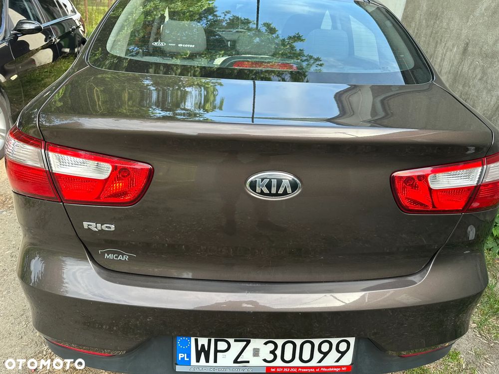 Kia Rio 1.2 L - 5