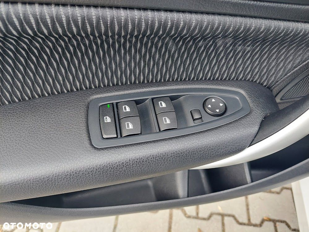 BMW Seria 1 118i Advantage - 14