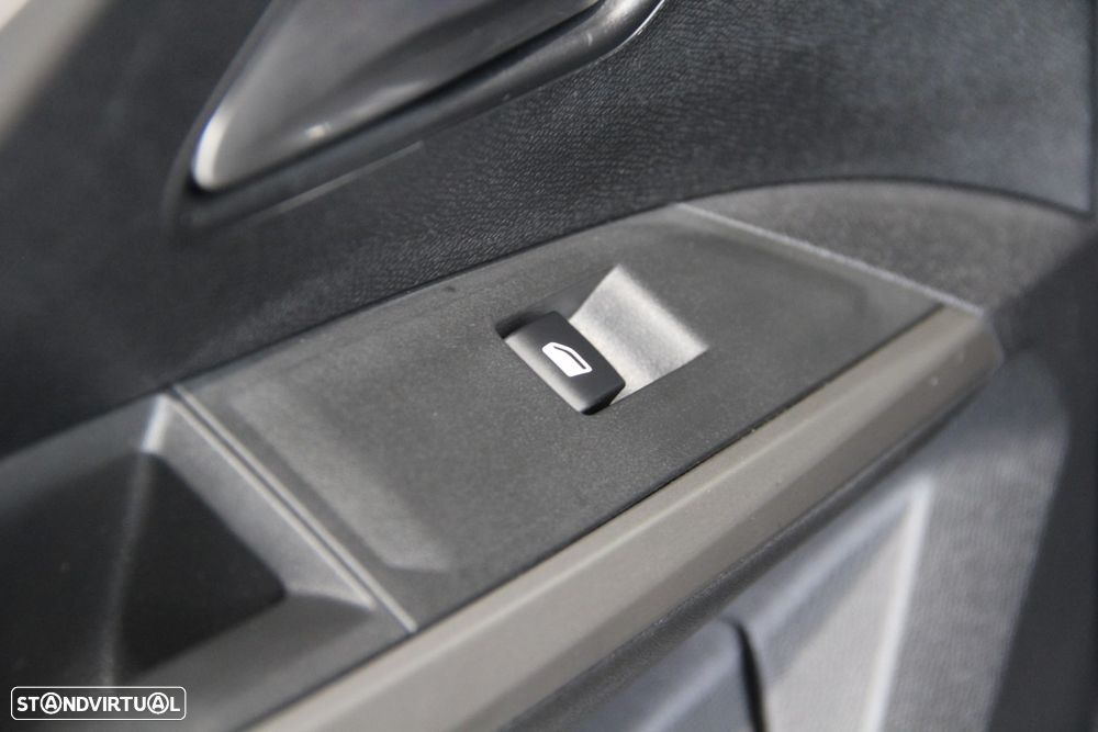 Peugeot 3008 1.2 Hybrid Allure e-DCS6 - 26