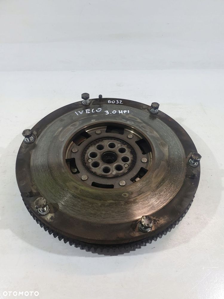 KOŁO DWUMASOWE 504196244 IVECO DAILY 3.0 HPI 06-12 EURO 4 - 2