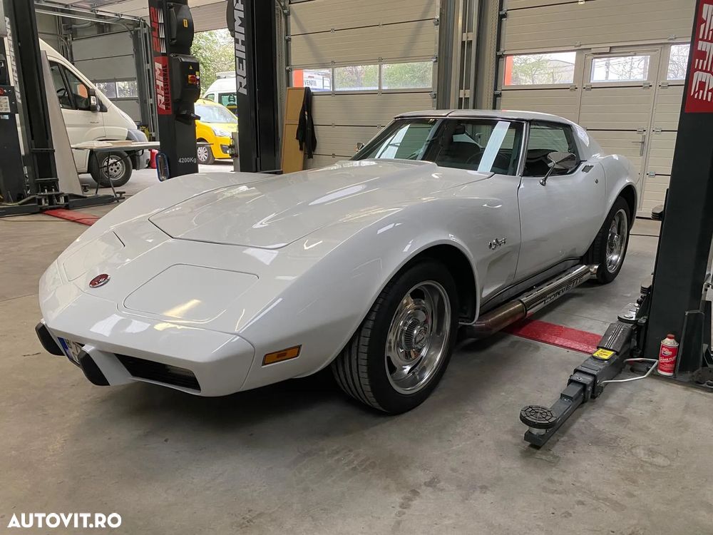 Chevrolet Corvette - 3