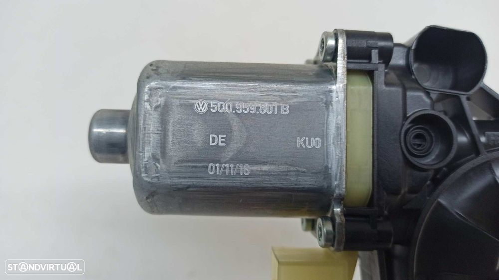 MOTOR ELEVADOR FRENTE DIREITO SEAT LEON (5F1) STYLE PLUS - 2