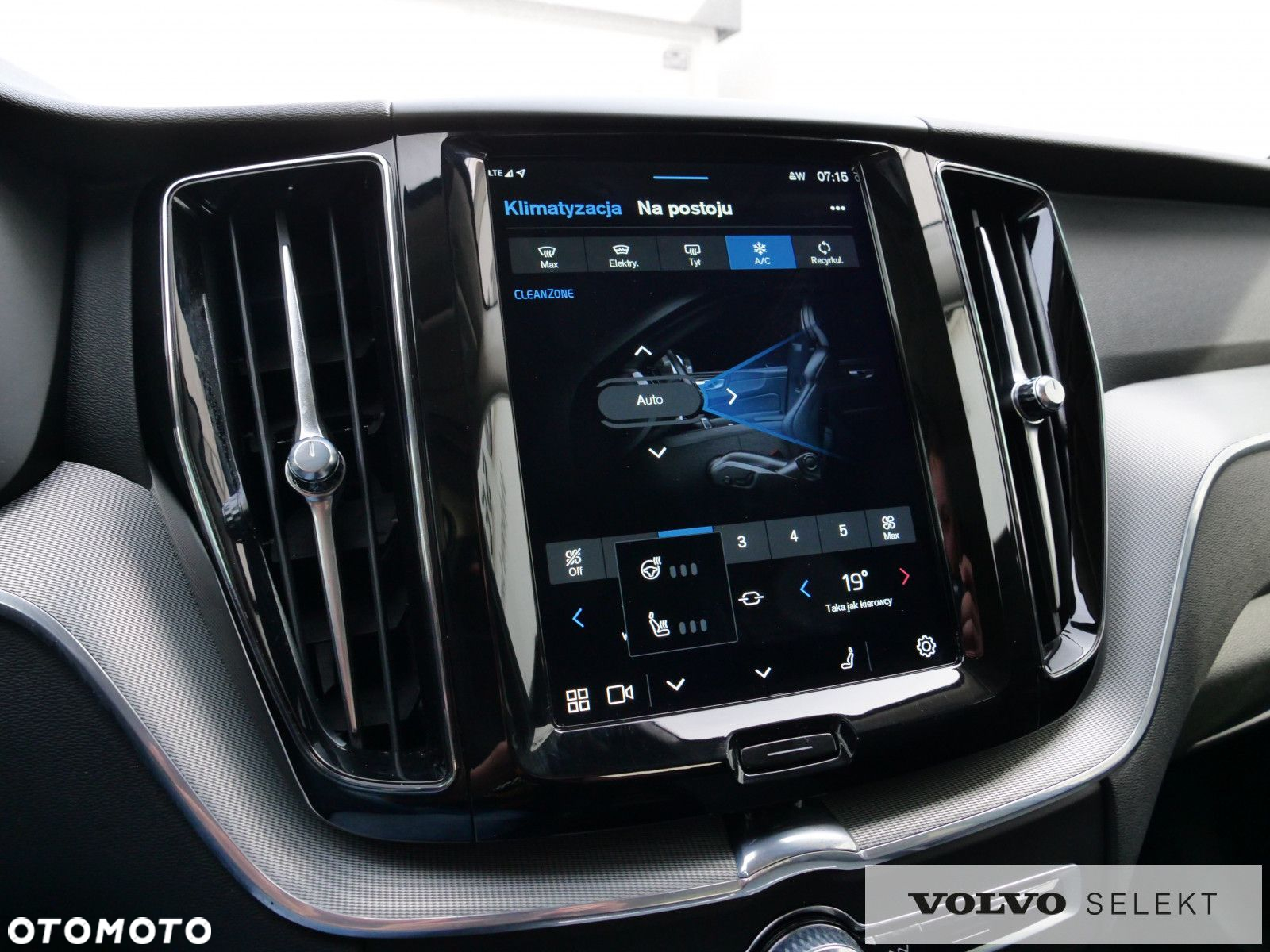 Volvo XC 60 - 24