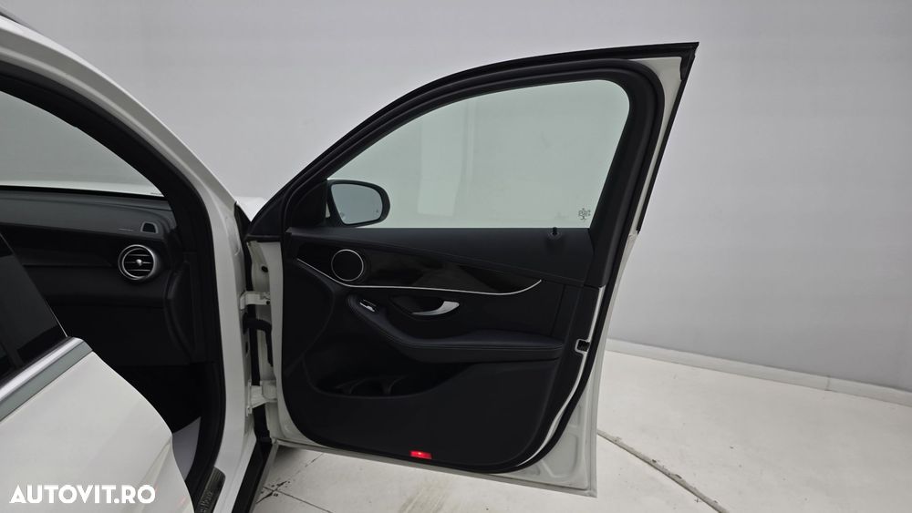 Mercedes-Benz GLC 300 e 4MATIC - 18