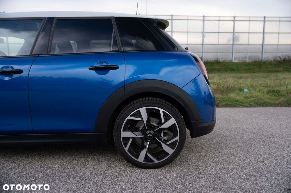 MINI Cooper S Favoured Trim - 13