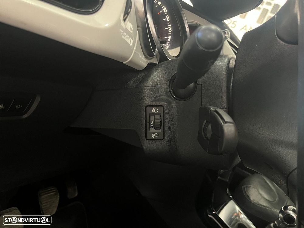 Citroën DS3 1.6 e-HDi So Chic - 23