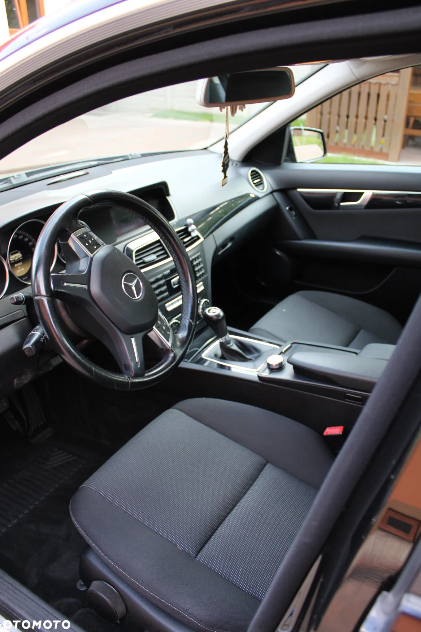 Mercedes-Benz Klasa C 200 CDI BlueEff Elegance - 31
