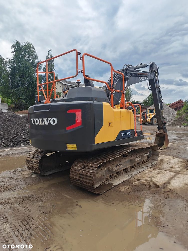 Volvo EC 140 DL - 4