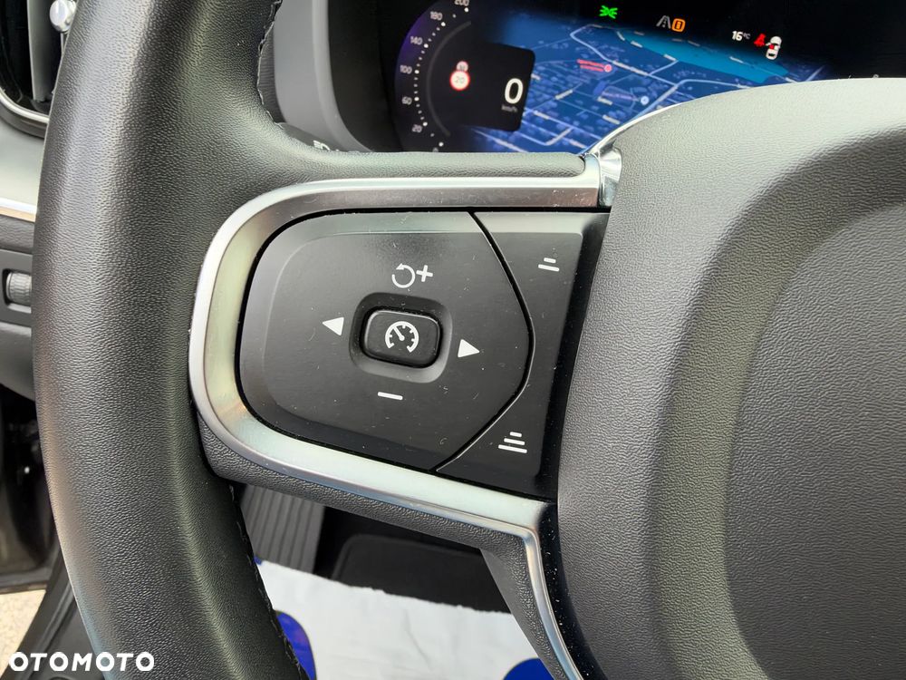 Volvo XC 60 B4 B Momentum Pro - 26