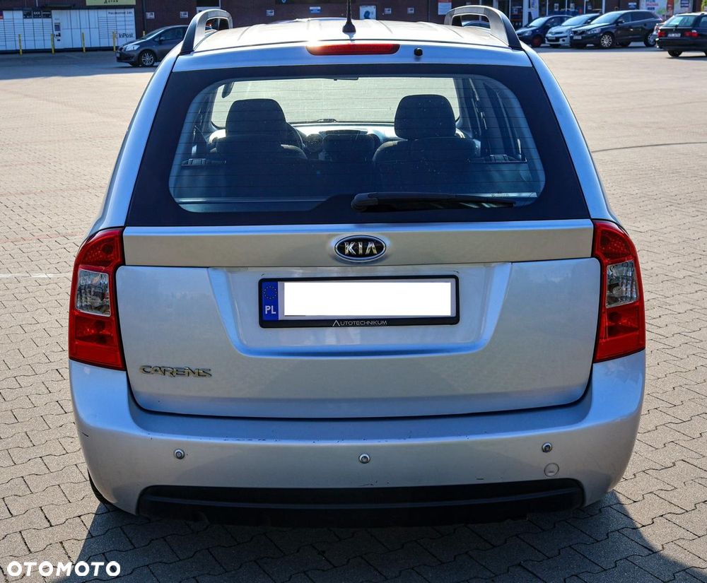 Kia Carens - 5