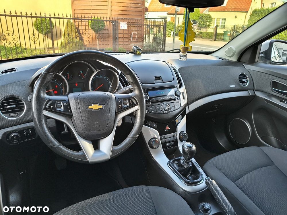Chevrolet Cruze 1.6 LT - 26