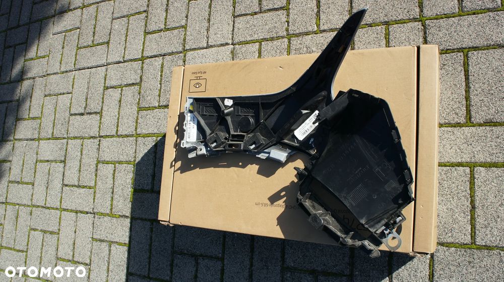 PRZEDNI ZDERZAK RENAULT MEGANE E-TECH - 11