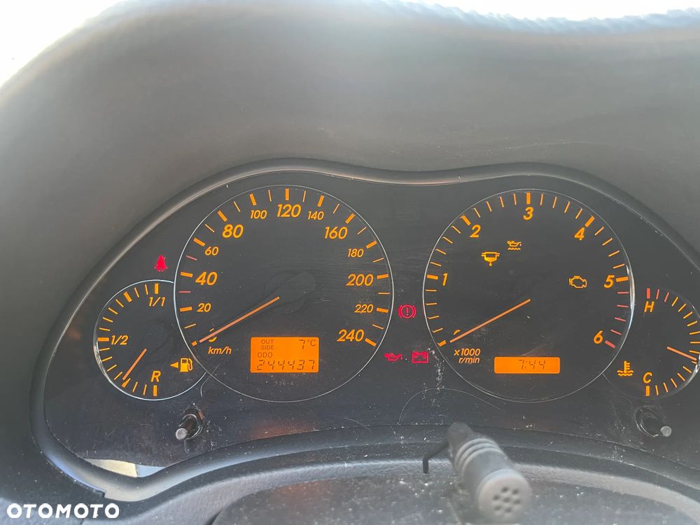 Toyota Avensis 2.0 D-4D Sol - 5