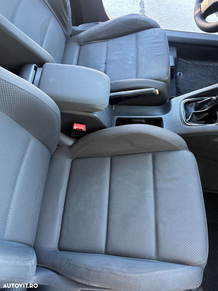 Volkswagen Golf - 13