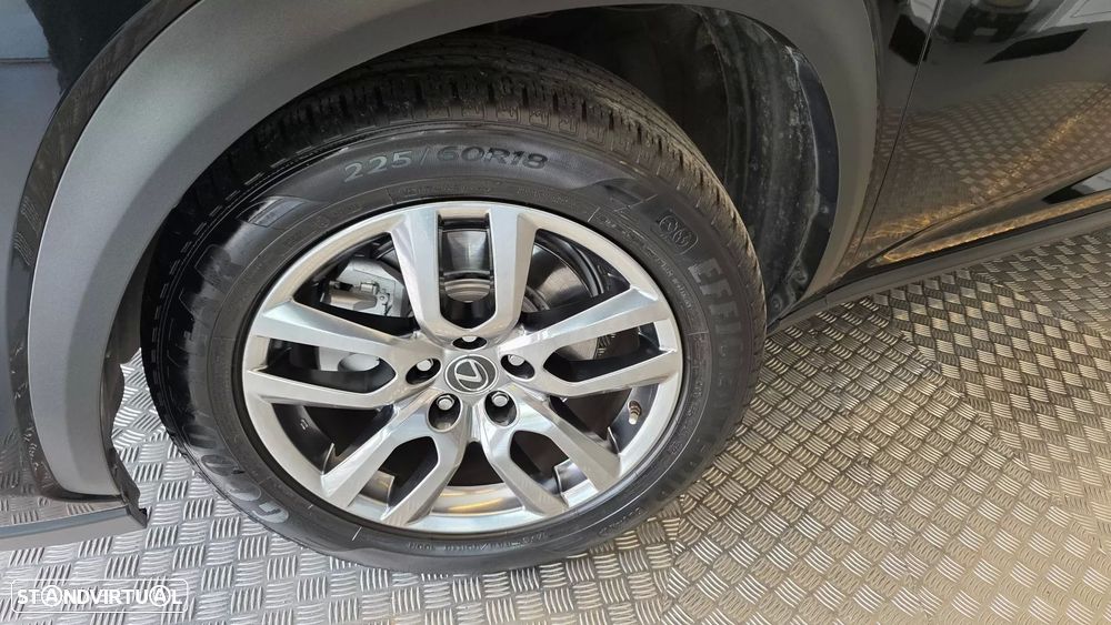 Lexus NX 300h Executive - 34