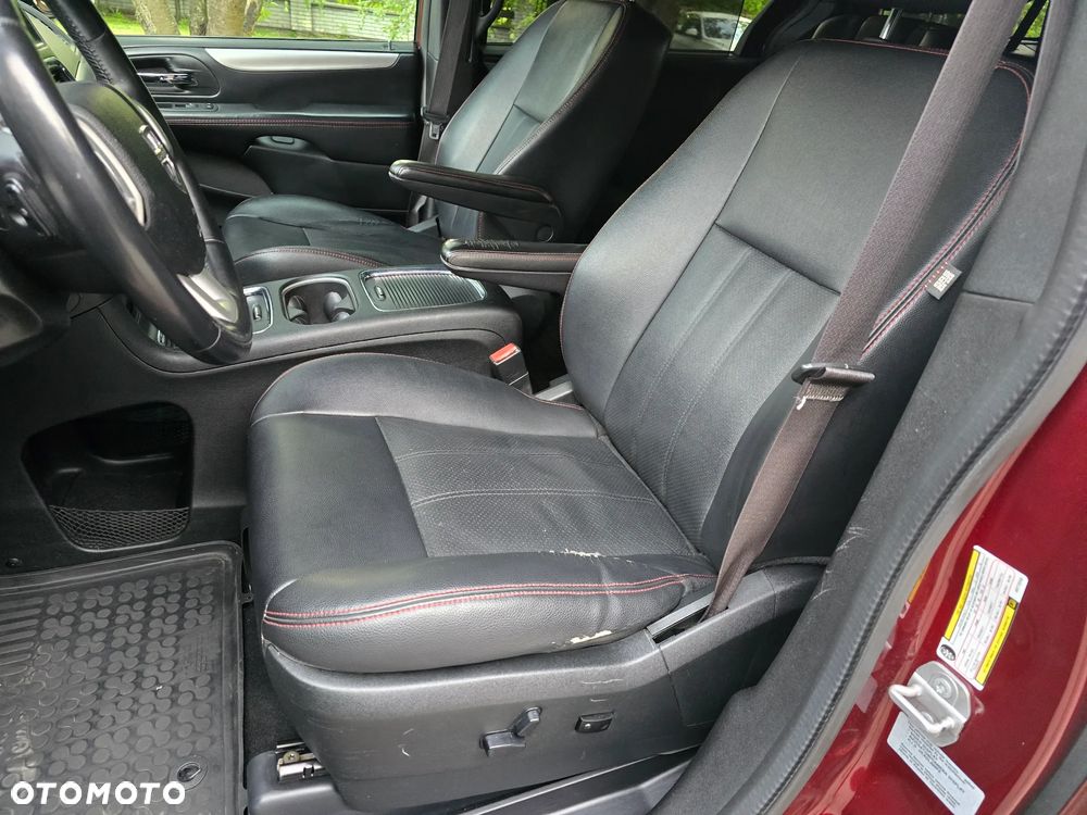 Dodge Grand Caravan - 15