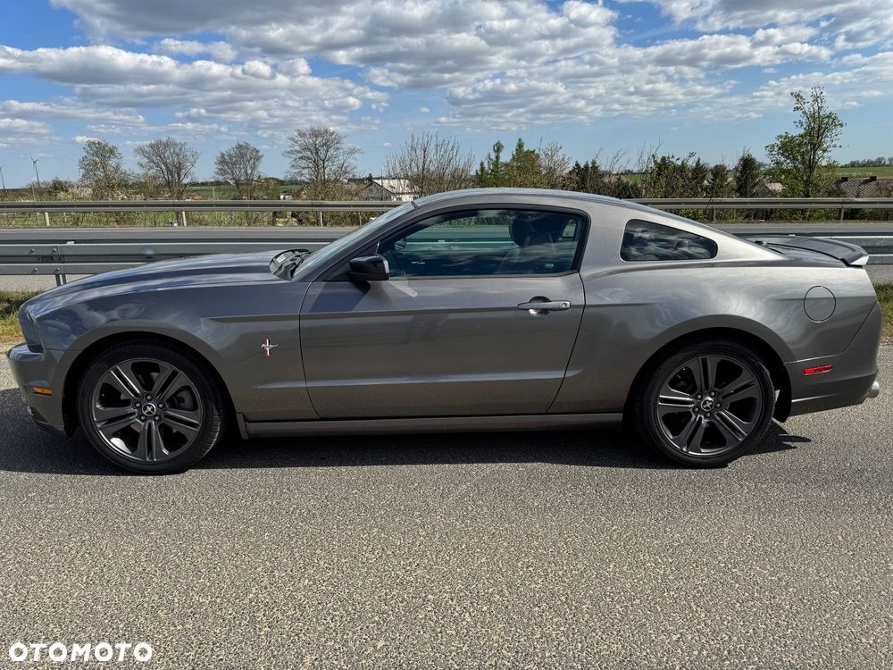 Ford Mustang 3.7 V6 Premium - 2