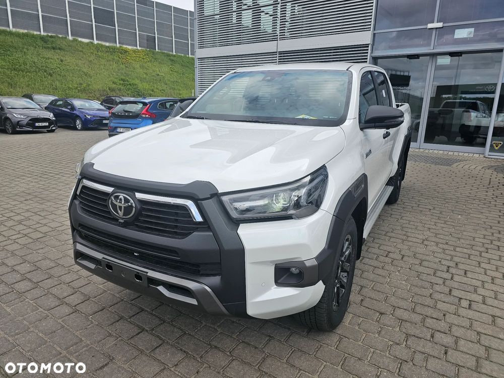 Toyota Hilux 2.8 D-4D Double Cab Invincible 4x4 - 2