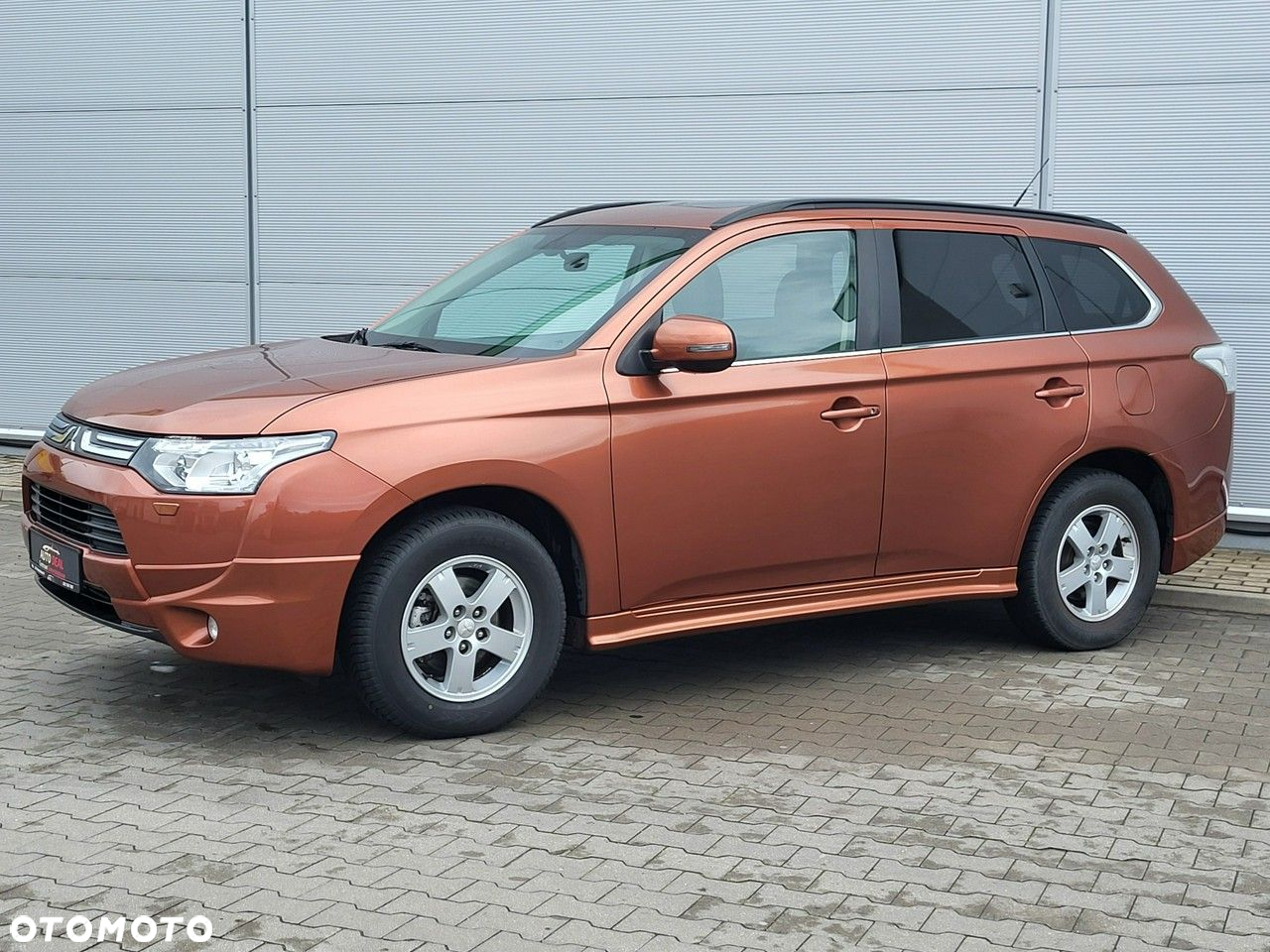 Mitsubishi Outlander - 10