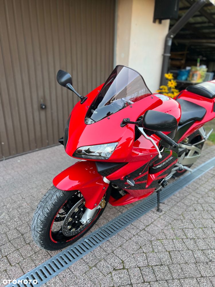 Honda CBR - 18