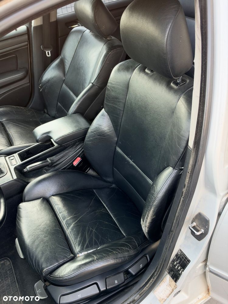 BMW Seria 3 330d - 8