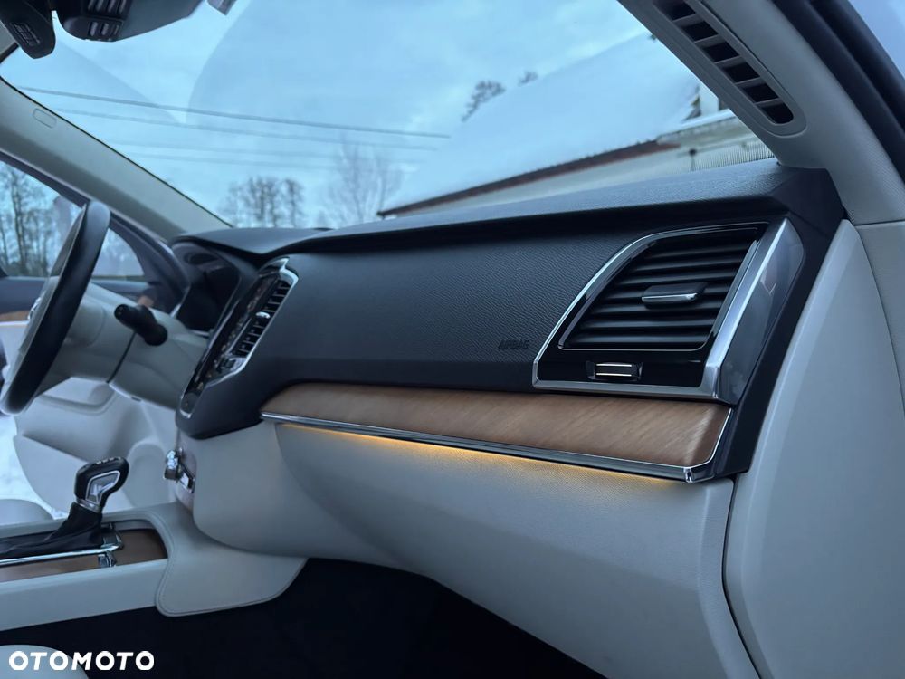 Volvo XC 90 T6 AWD Momentum 7os - 37