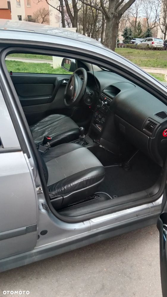 Opel Astra 1.4 - 11