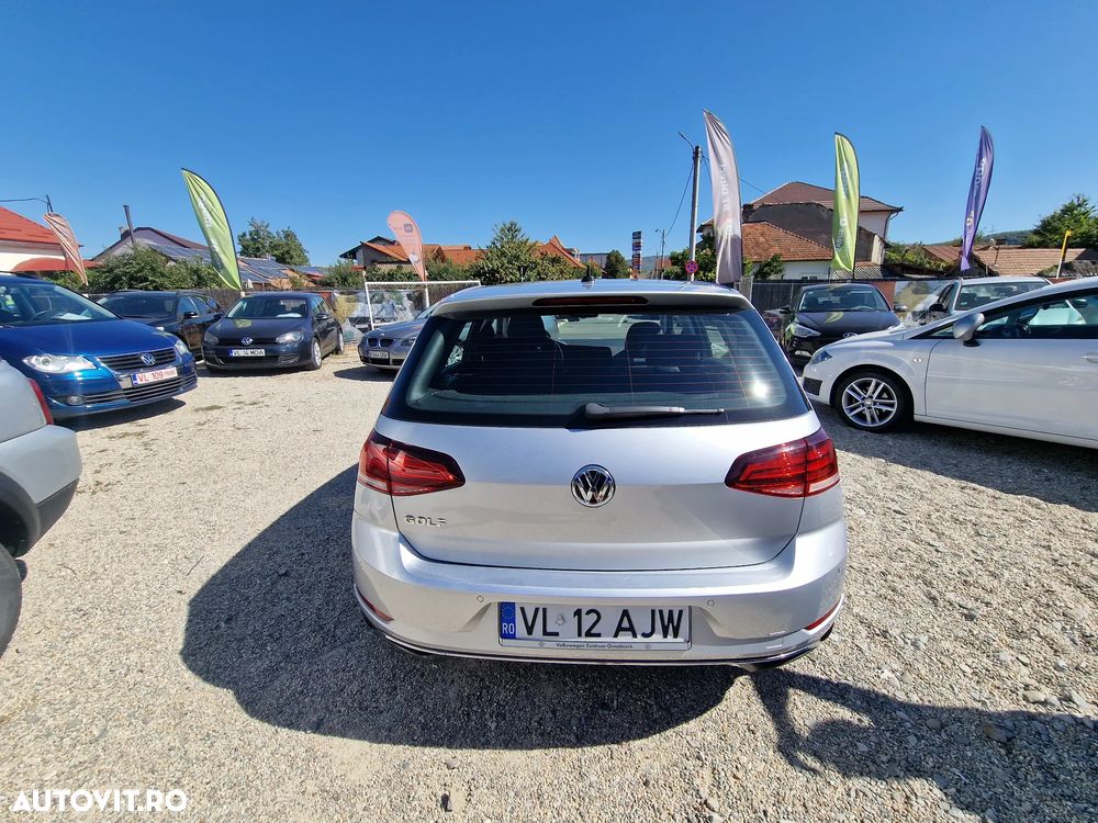 Volkswagen Golf 1.6 TDI Comfortline - 6