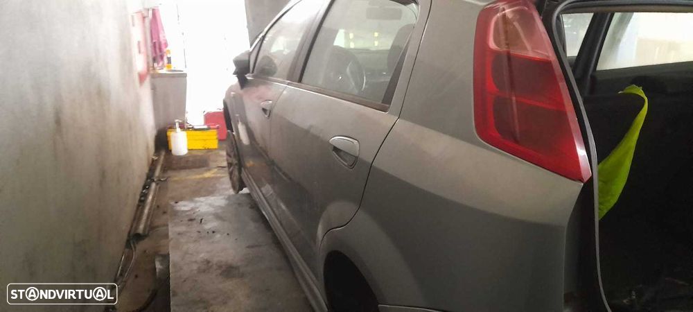 Fiat Grande Punto 1.3 CDTI de 2007 para peças - 2