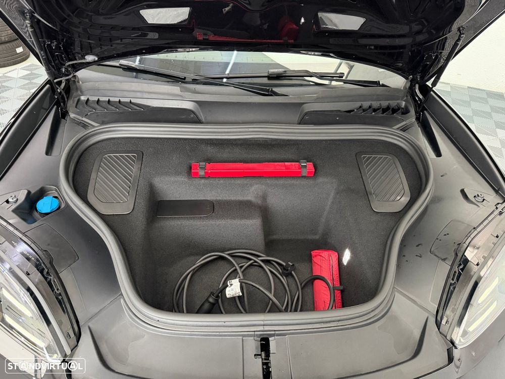 Porsche Macan Electric 4 - 28