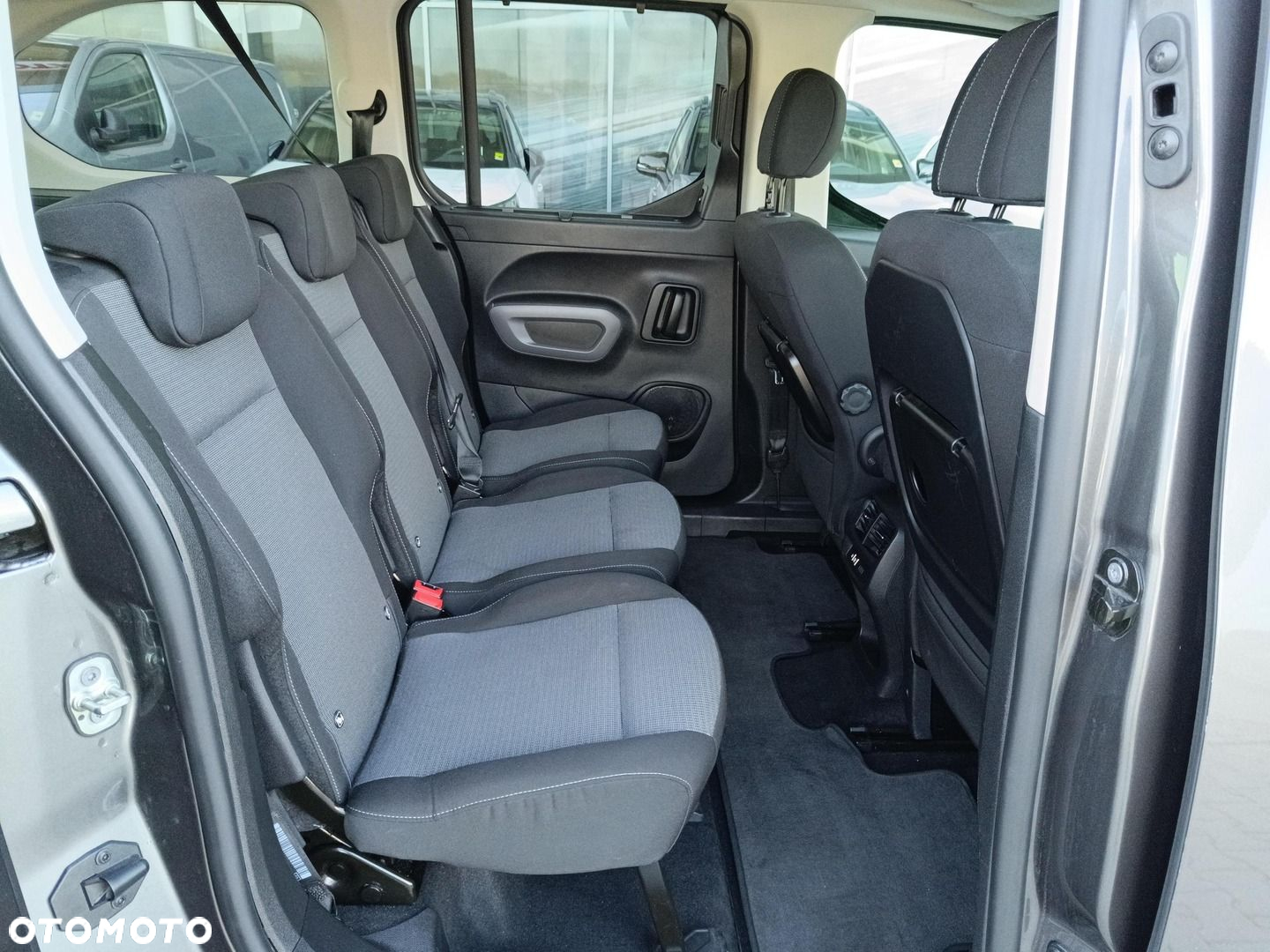 Toyota Proace City Verso 1.2 D-4T Family - 12