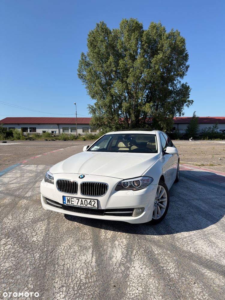 BMW Seria 5 528i - 1