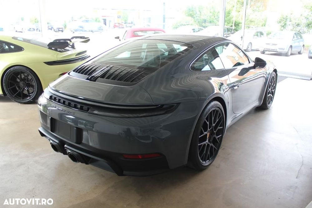Porsche 992 - 6