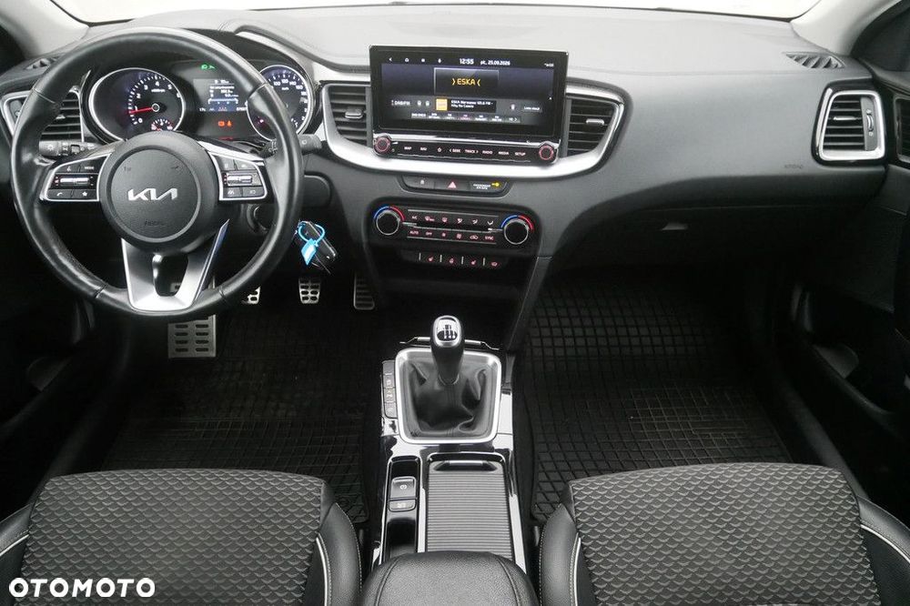 Kia Ceed - 8