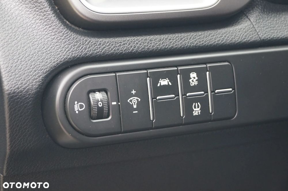 Kia Ceed 1.6 CRDi SCR L - 36