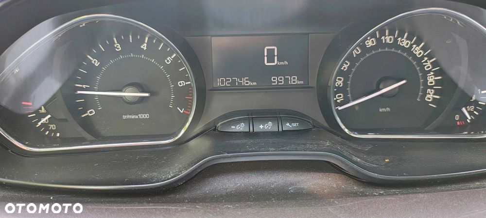 Peugeot 2008 1.2 Pure Tech GPF Style - 31
