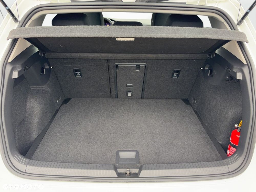 Volkswagen Golf - 26