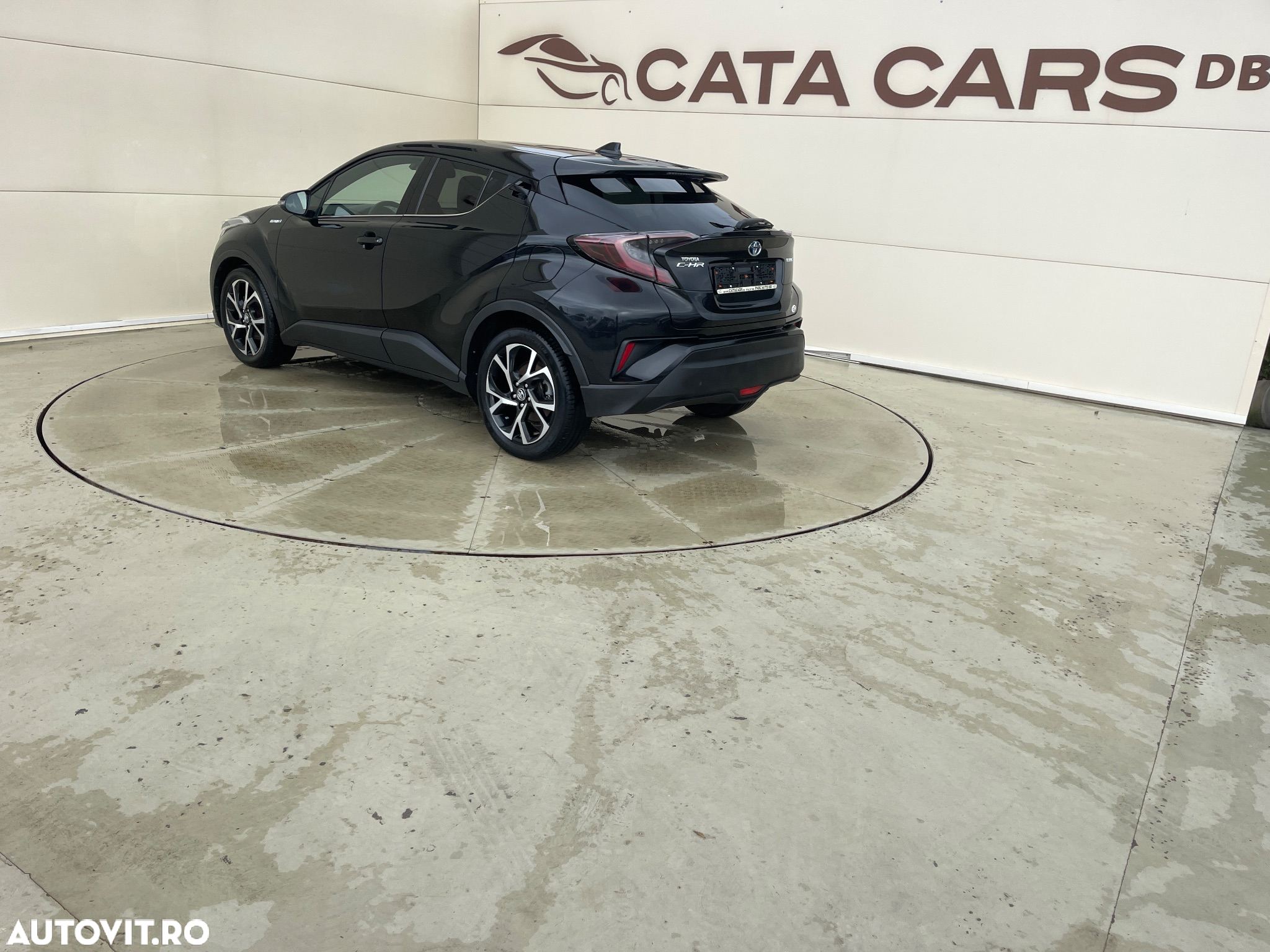 Toyota C-HR Hybrid Club - 10
