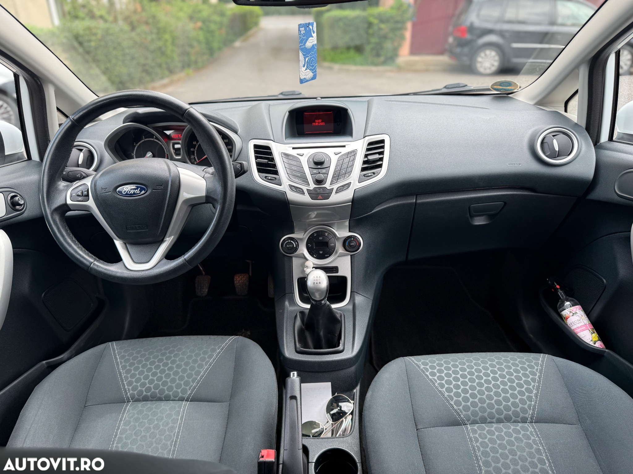 Ford Fiesta 1.25 Celebration - 8