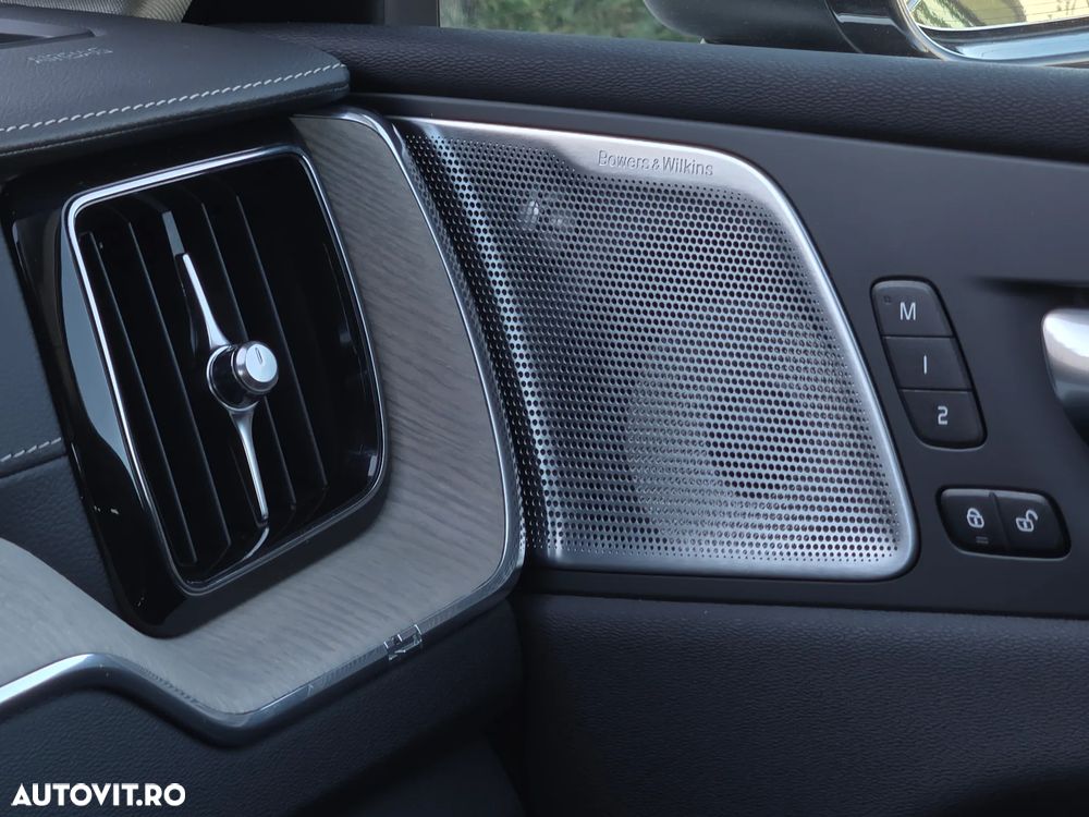 Volvo XC 60 T6 AWD Recharge Geartronic Inscription Expression - 25