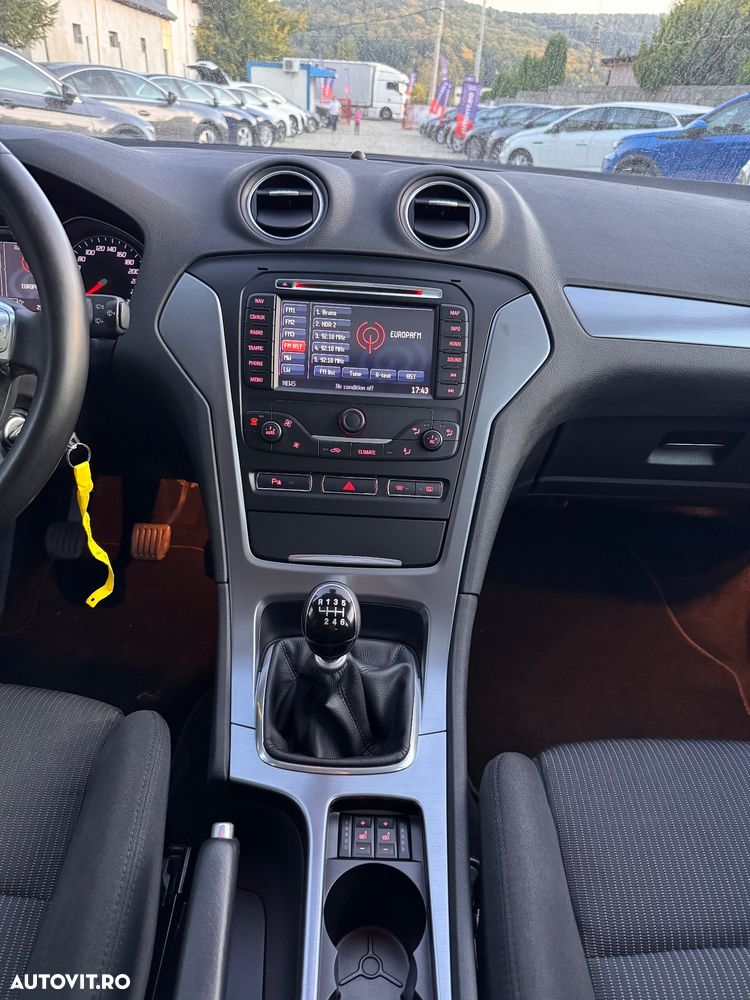 Ford Mondeo - 25